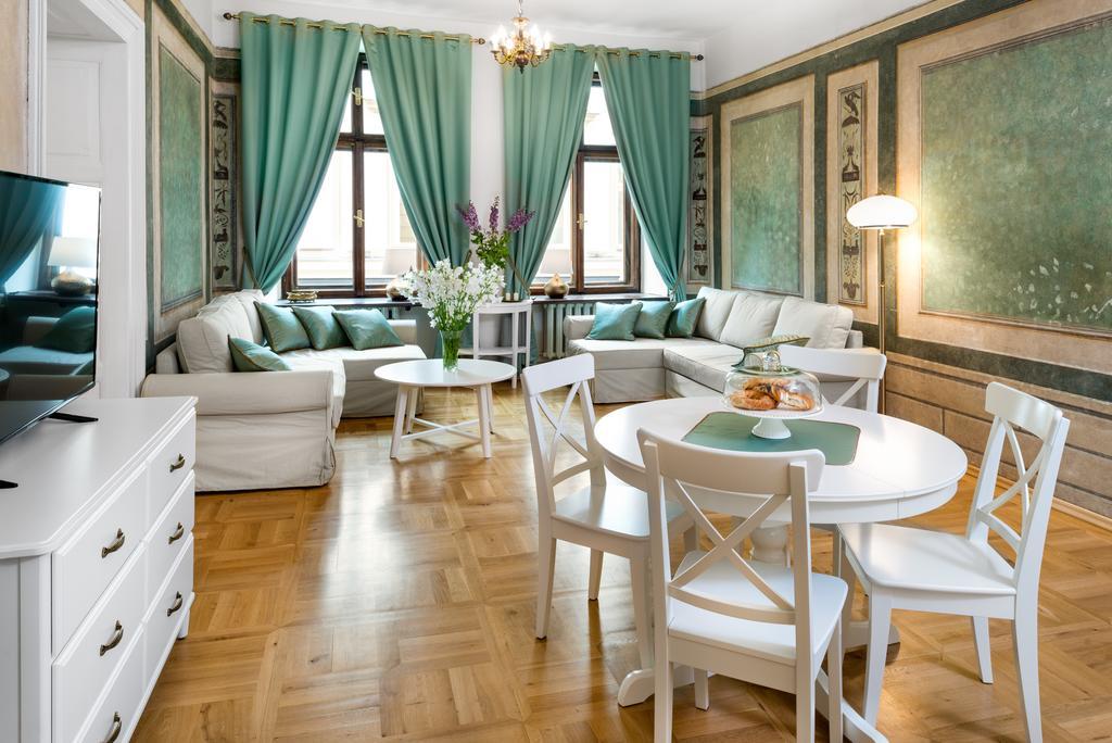 P&j Luxury Apartament *